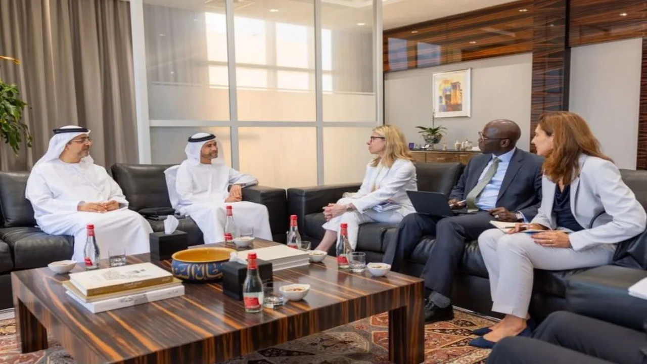 الإمارات تستكشف فرص تعاون جديدة مع البنك الدولي في المجالات المالية والتنموية